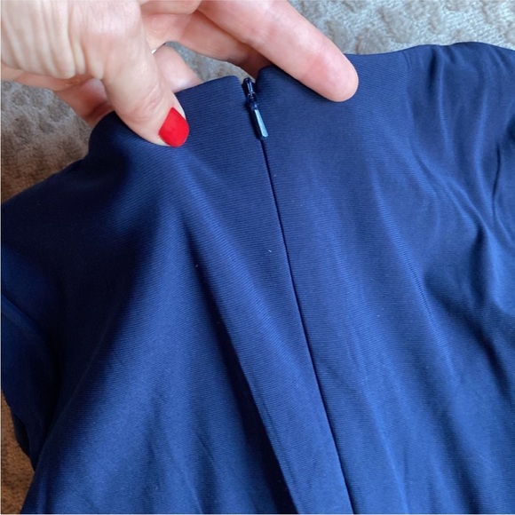 NWT Ieena for Mac Duggal Navy V-Neck Full-Length Jersey Gown, size 4 - Picture 8 of 9